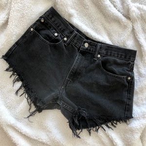 Black High-Waisted Levi’s 505 Shorts